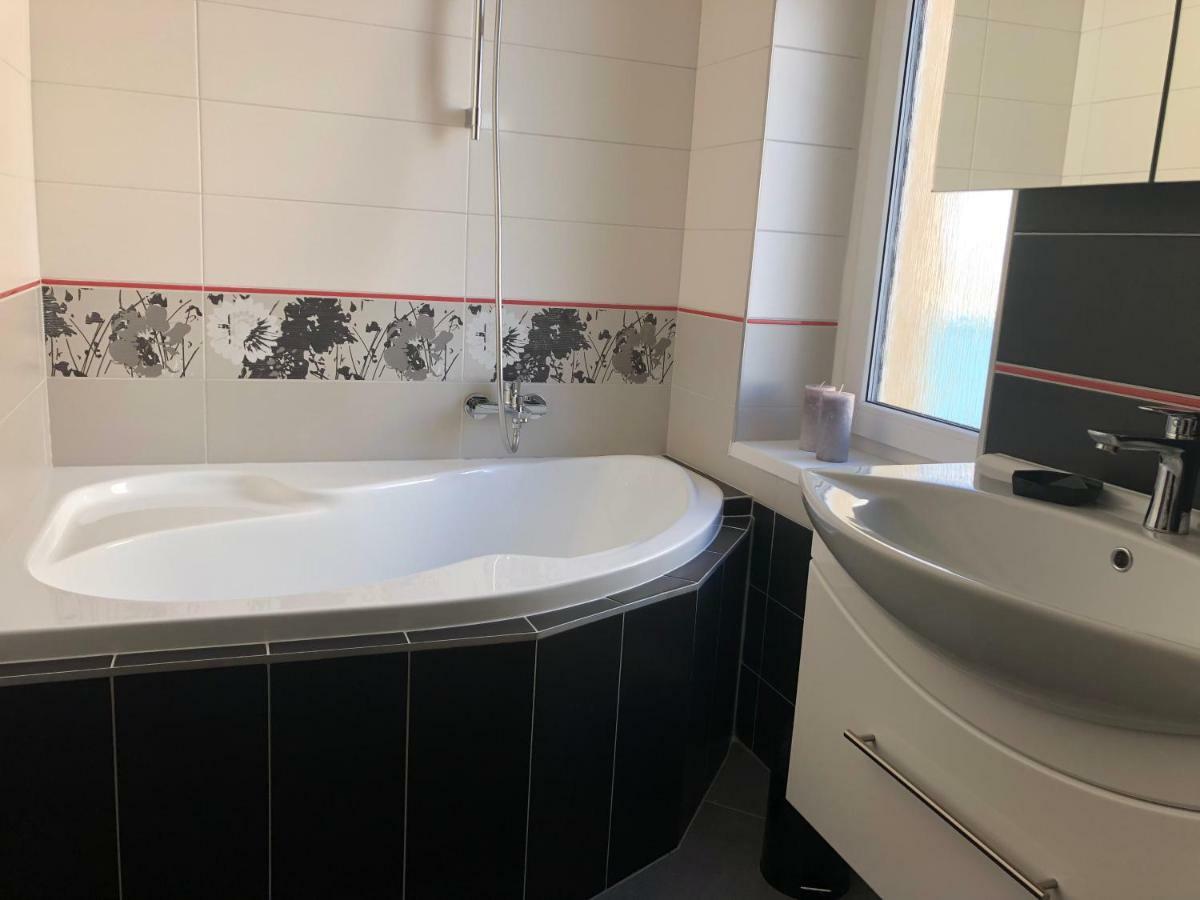 Appartement Lili Apartman à Mariánské Lázně Extérieur photo